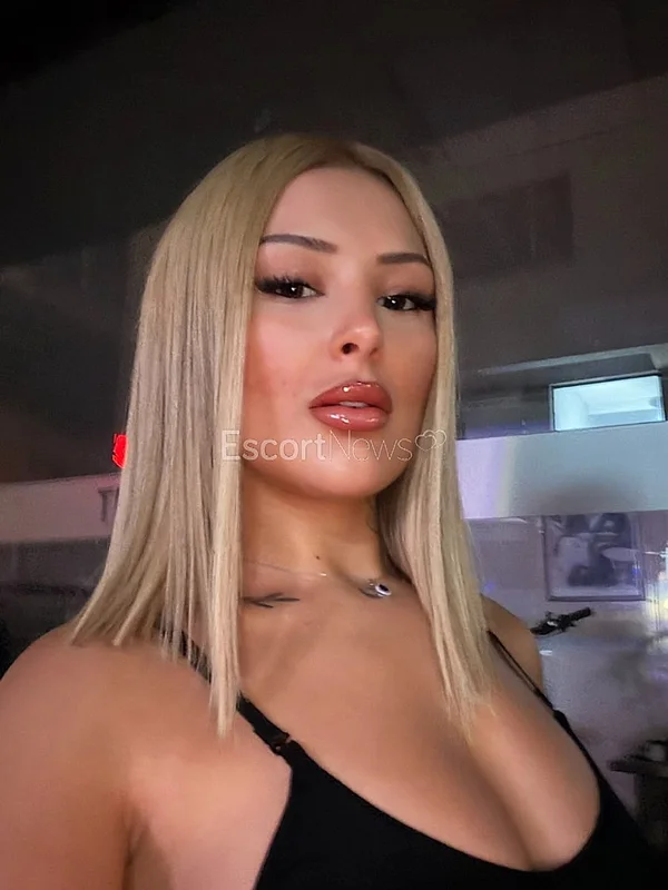 Ayşen - İzmir VIP Escort