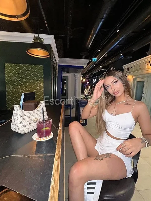 Büşra - İzmir VIP Escort