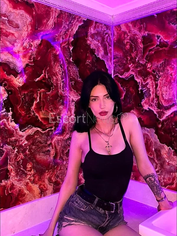 Bade - İzmir VIP Escort