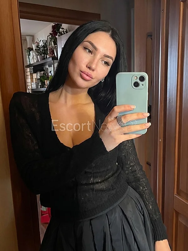 Ceren - İzmir VIP Escort